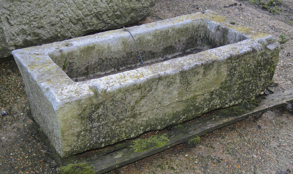 Antique Stone Trough 008.      1150 mm (L)