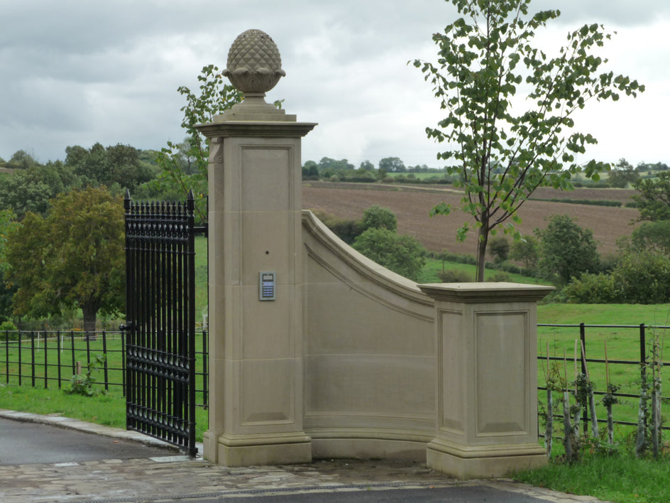 42. Bespoke Stone Gates Detail
