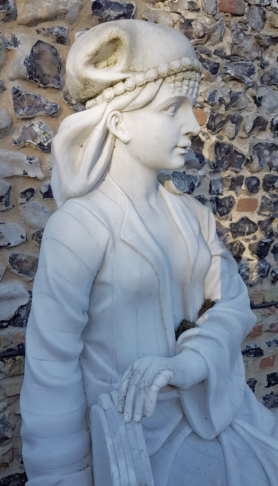 Tambourine. (White Marble)